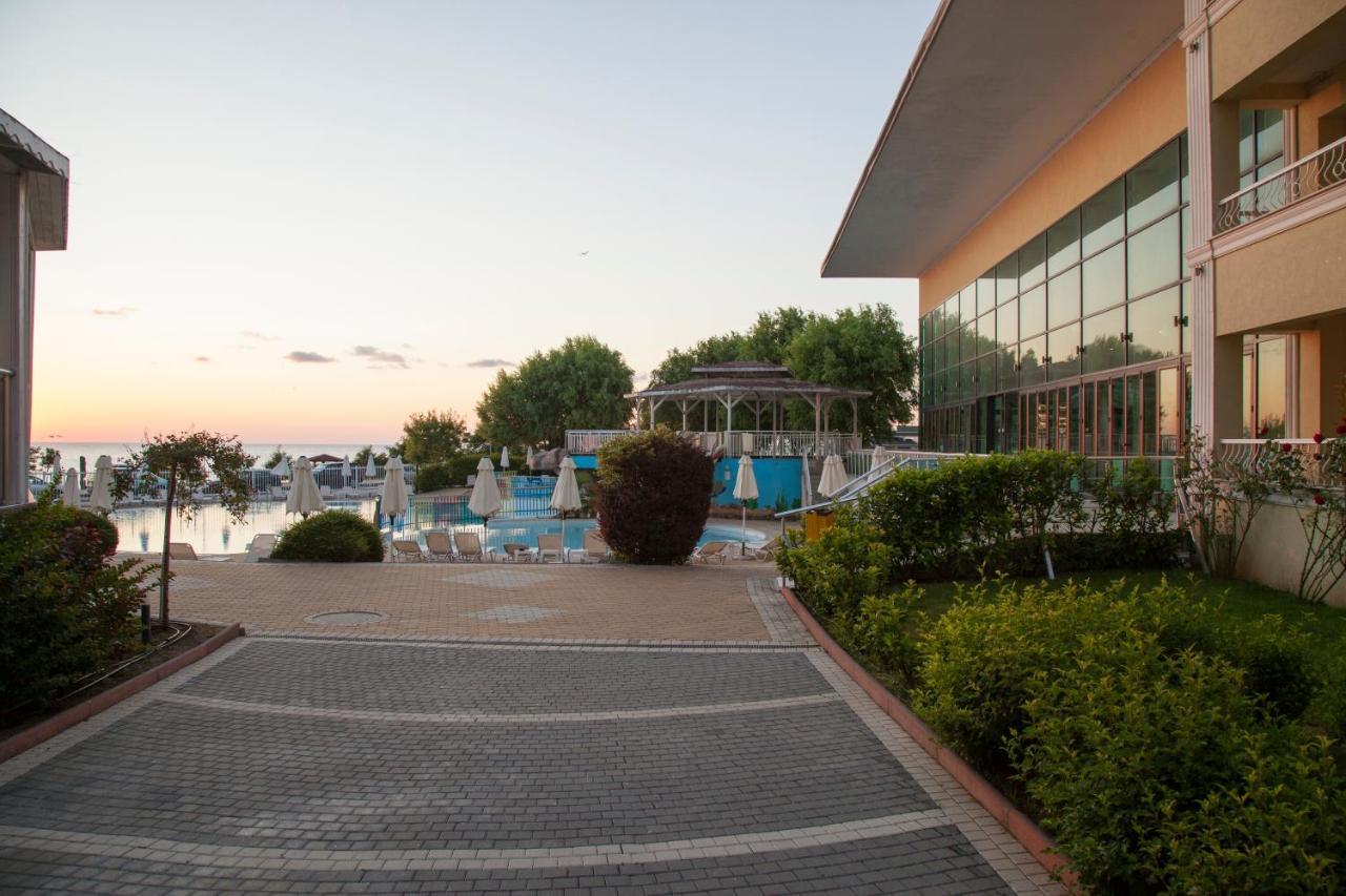 Hotel Perla Beach Luxury Primorsko Esterno foto