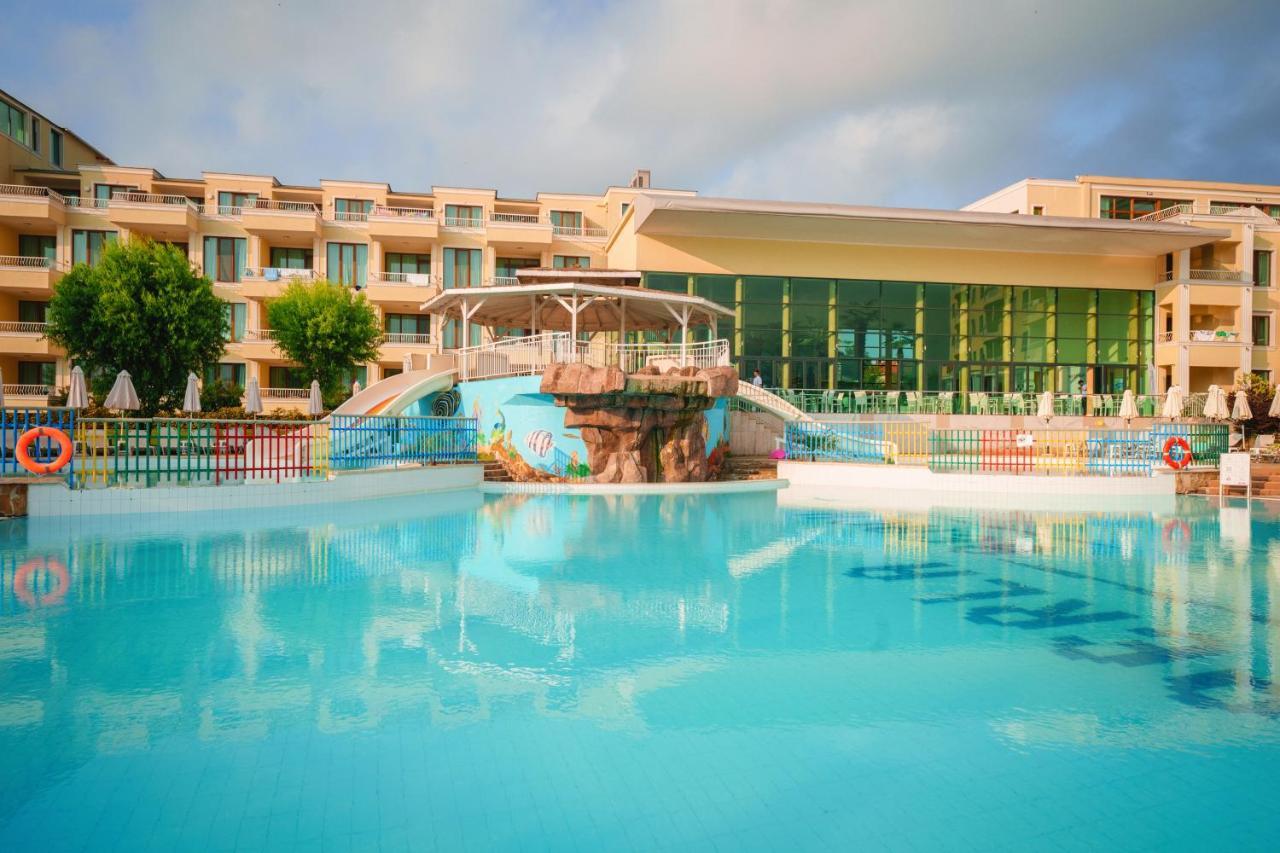 Hotel Perla Beach Luxury Primorsko Esterno foto
