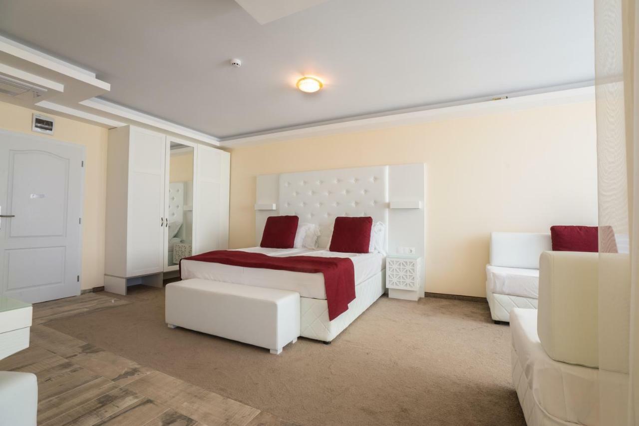 Hotel Perla Beach Luxury Primorsko Esterno foto
