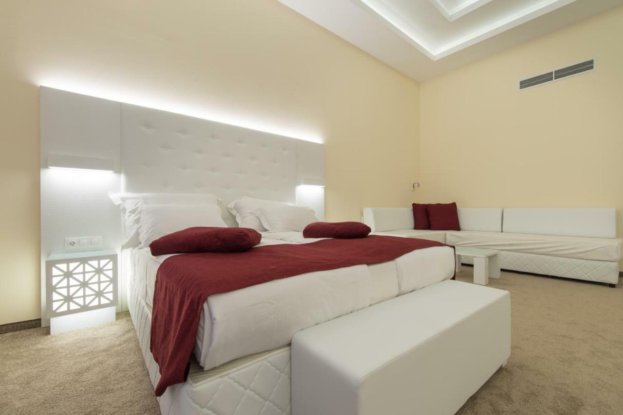 Hotel Perla Beach Luxury Primorsko Esterno foto