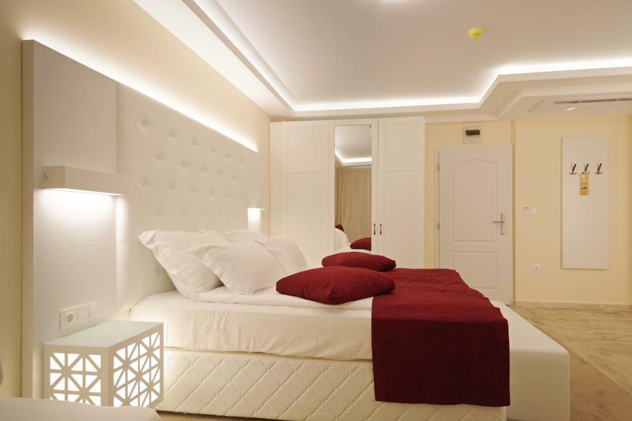 Hotel Perla Beach Luxury Primorsko Esterno foto